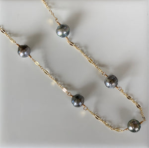 Queen of Pearls Necklace